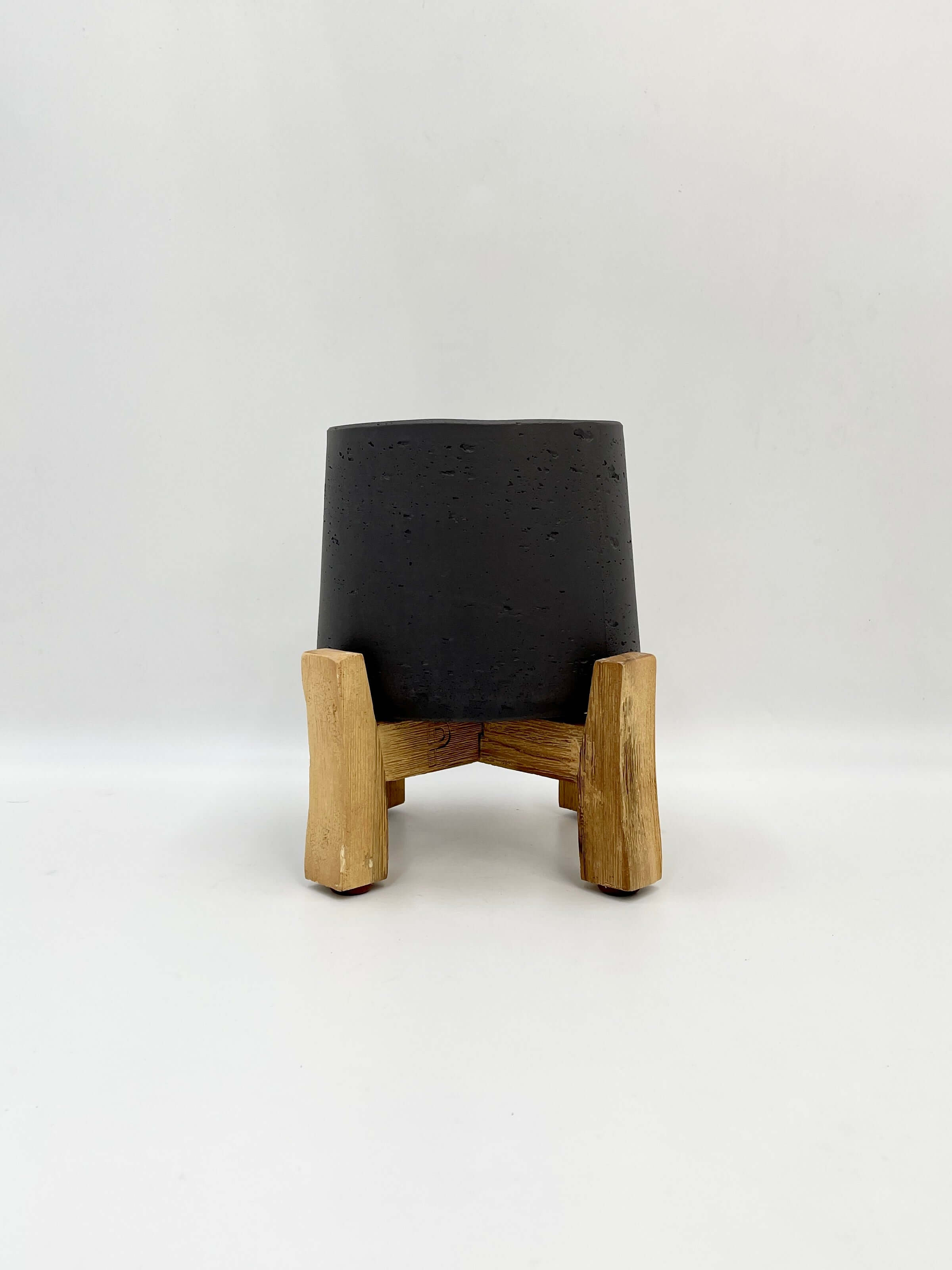 Patt Plant Pots on Wood Stand, Black Washed, Indoor & Outdoor 17cm - 23cm Plant Pot