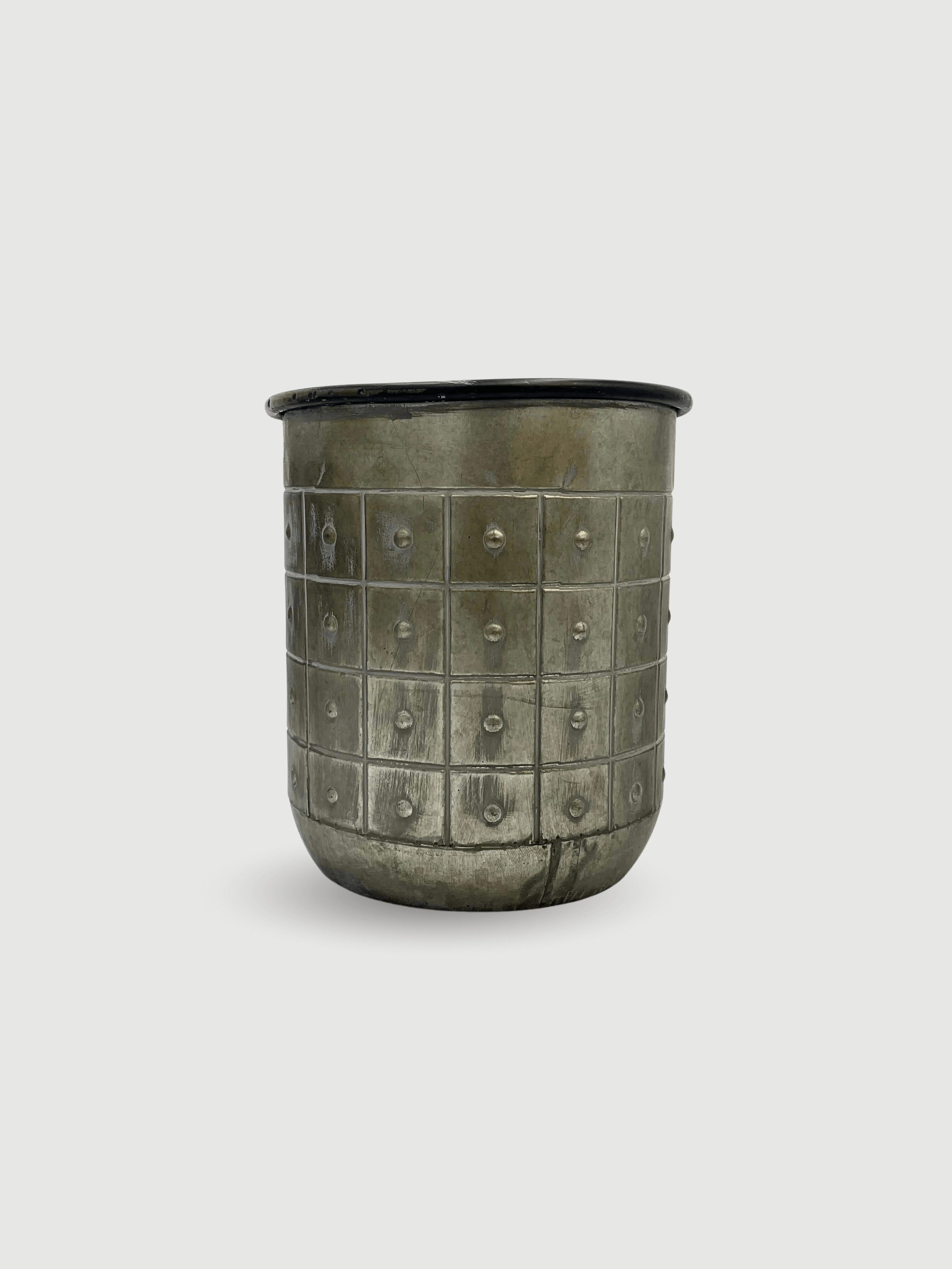 Tobi_Large_Metal_Plant_Pots_Lead_Handmade