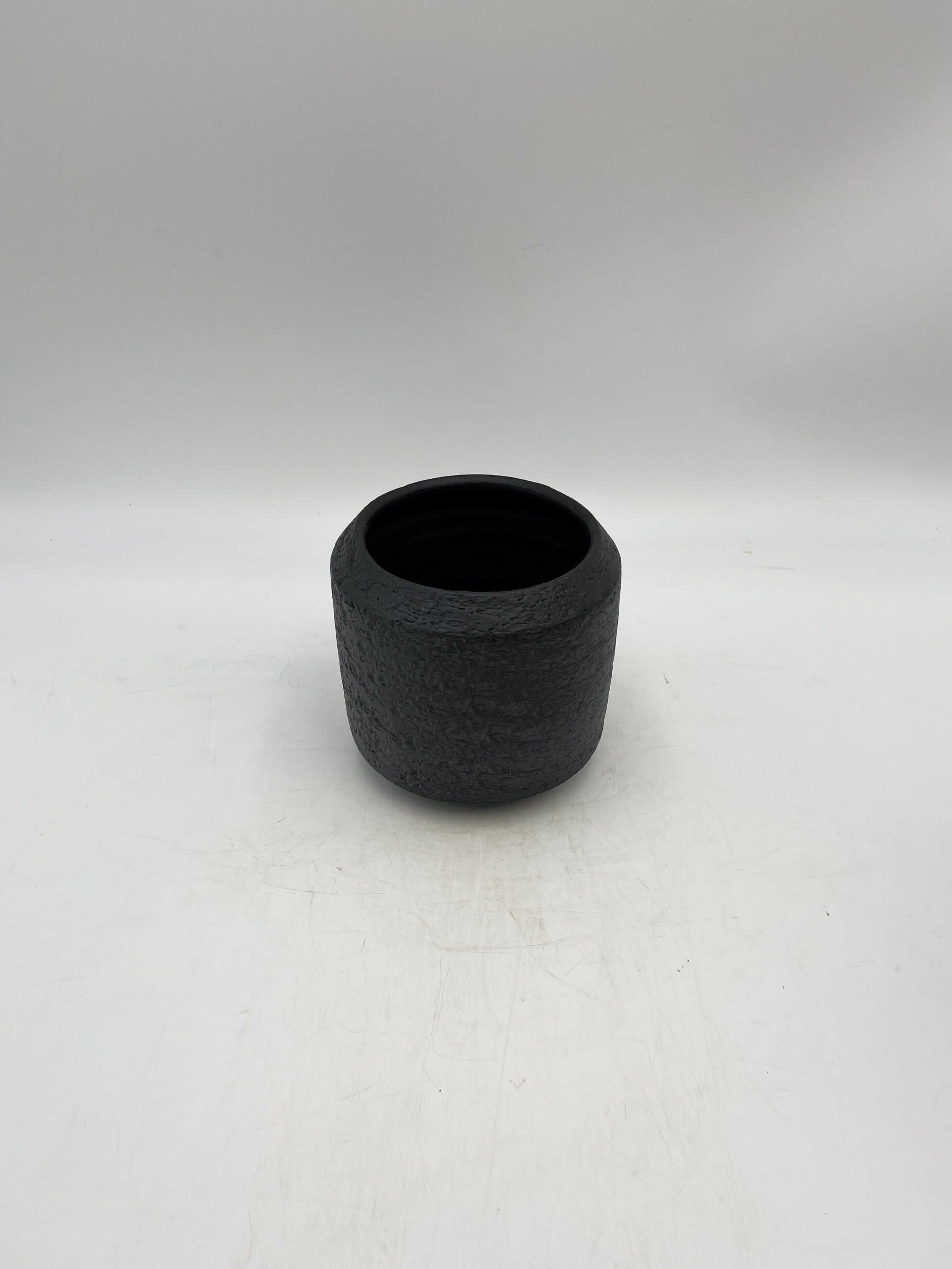 Amadora Plant Pots, Black