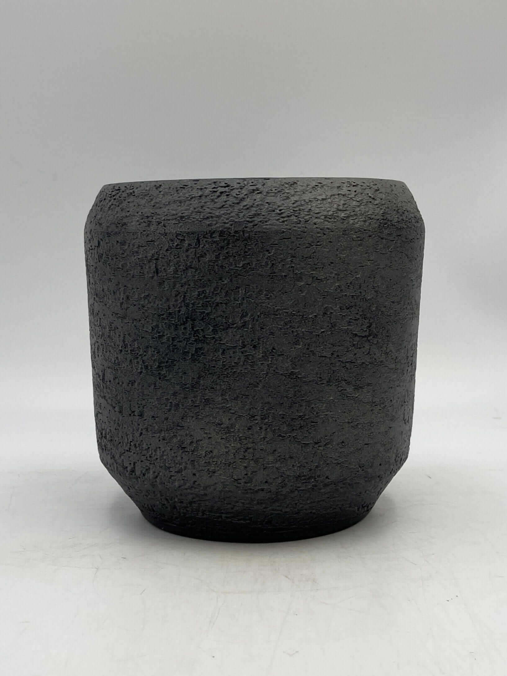 Amadora Plant Pots, Black