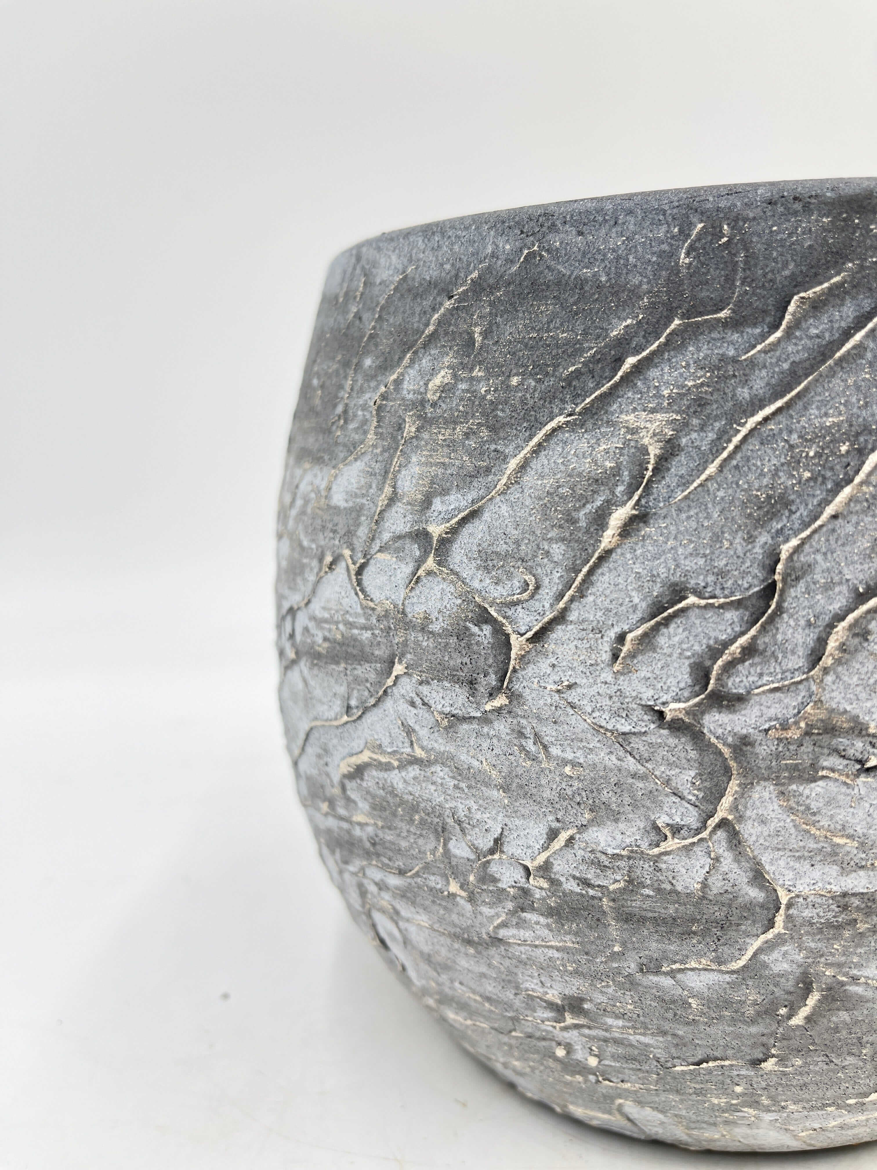 Evi Plant Pot, Antique Silver, D19 cm, Handmade