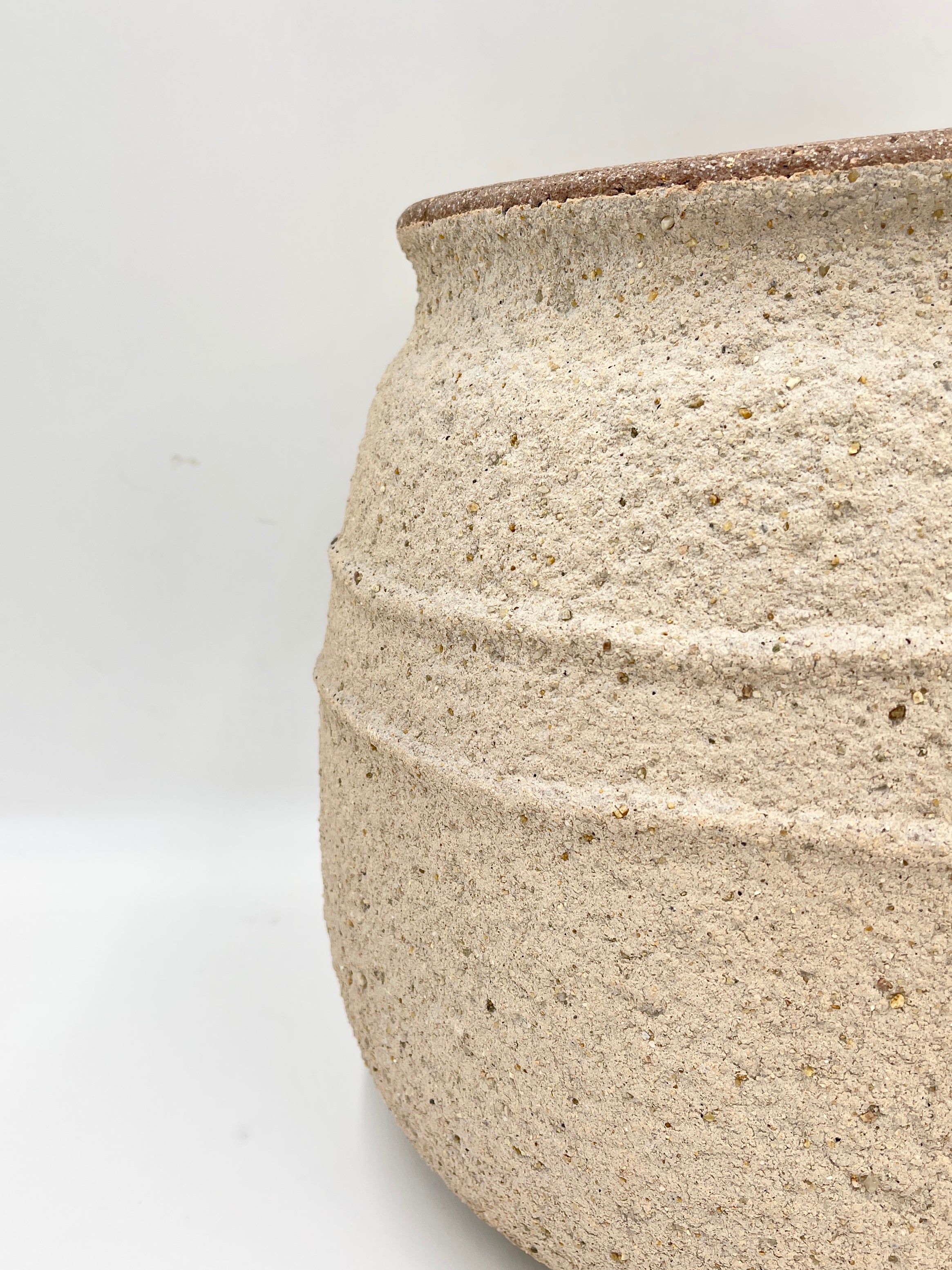 Hestia Mediterranean Planter - Sahara Sand, Large Pot, D32cm, Indoor & Outdoor