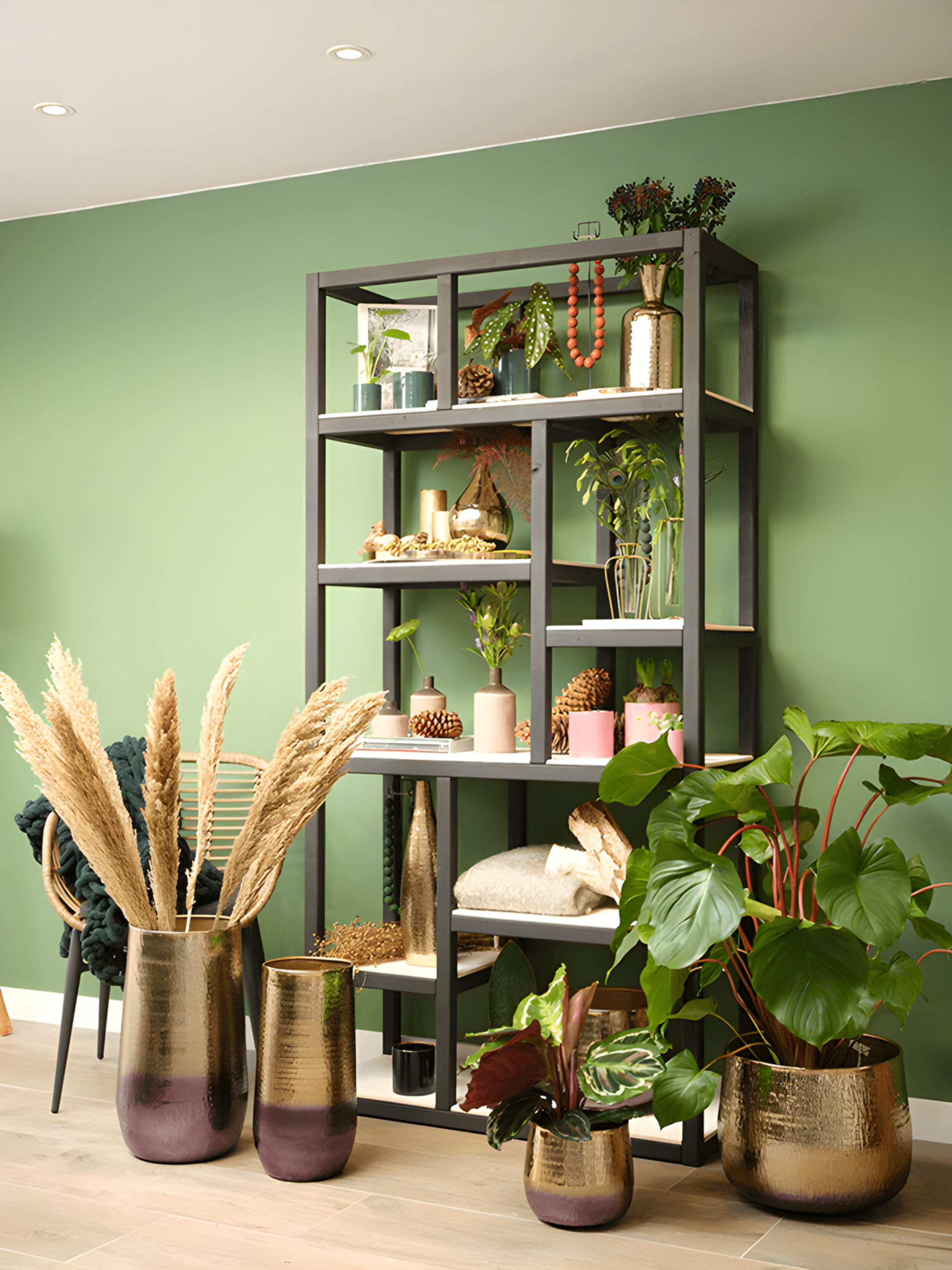 Jenna_Gold_Metal_Plant_Pots_XL_-_29cm-46cm