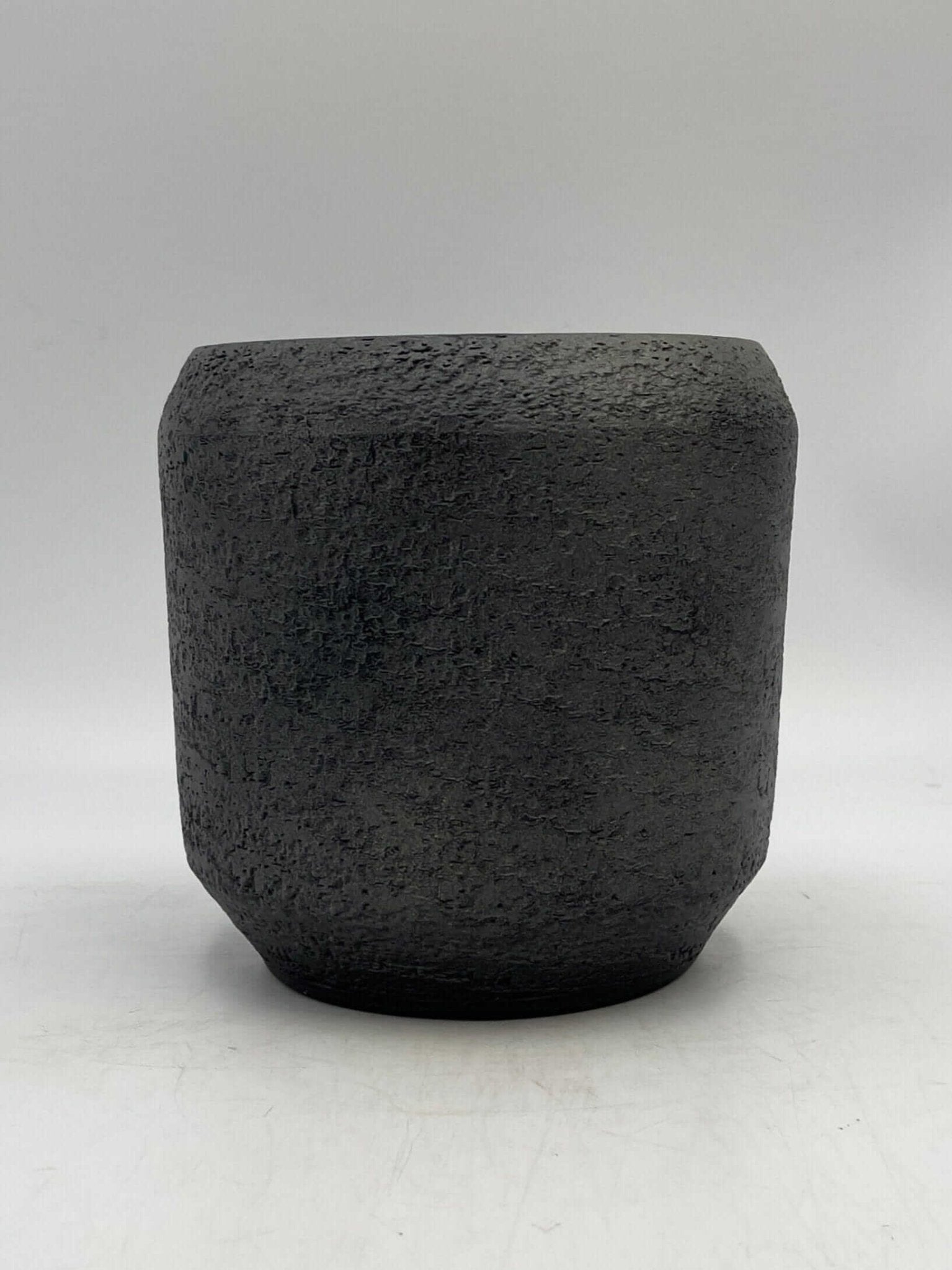 Amadora Plant Pots, Black