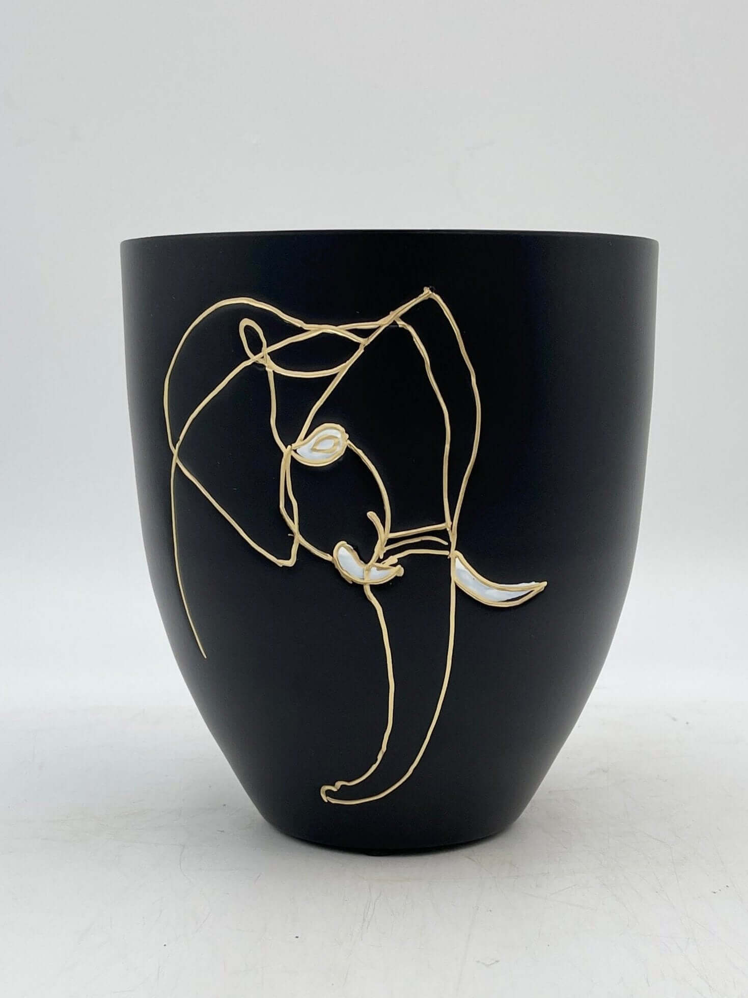 Leah Metal Elephant Plant Pots, Black, Indoor Plant Pot in Multiple Sizes