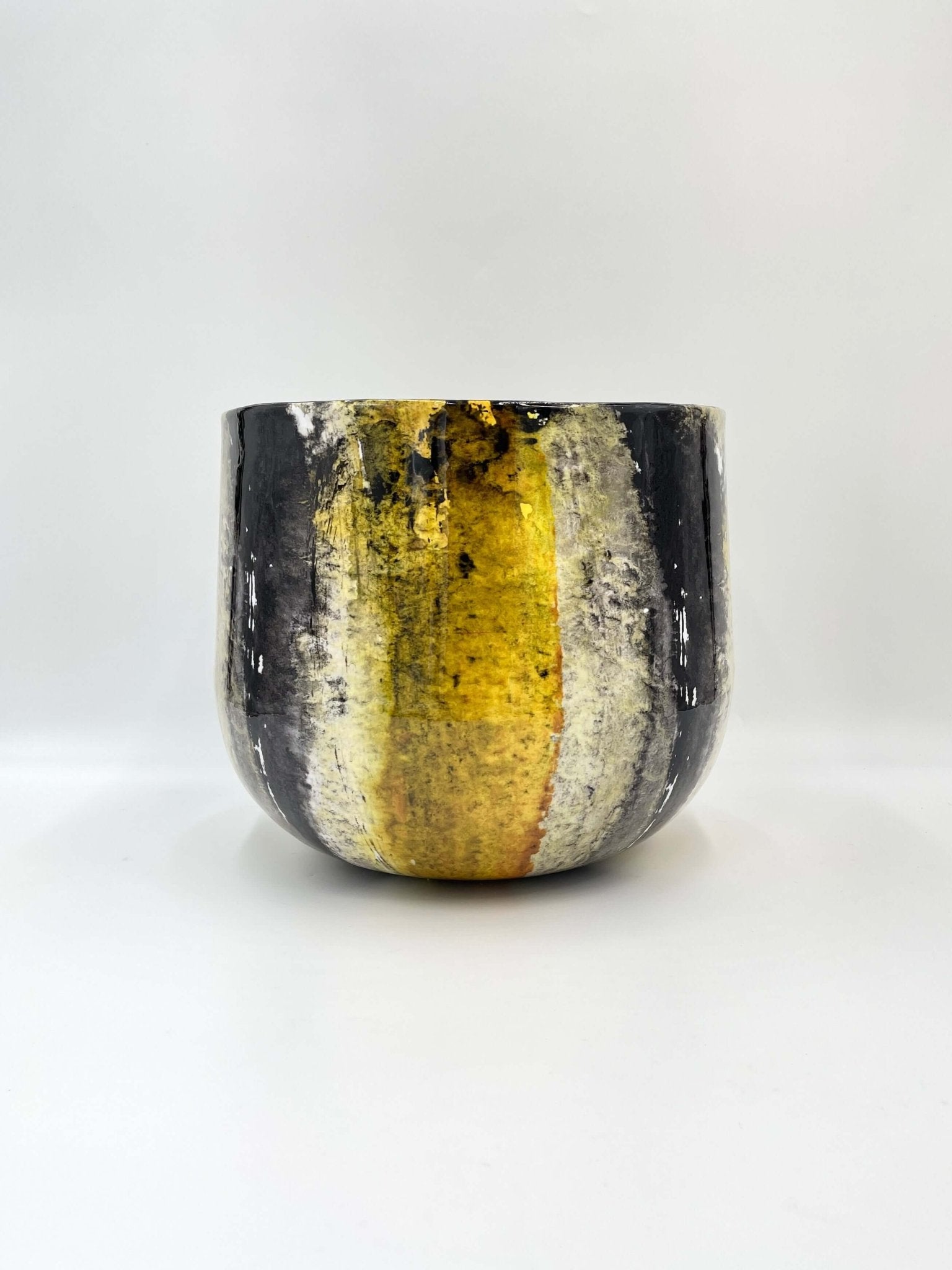 Soraya Sunlight, Handmade Metal Plant Pots, House Plant Pot in Multiple Sizes